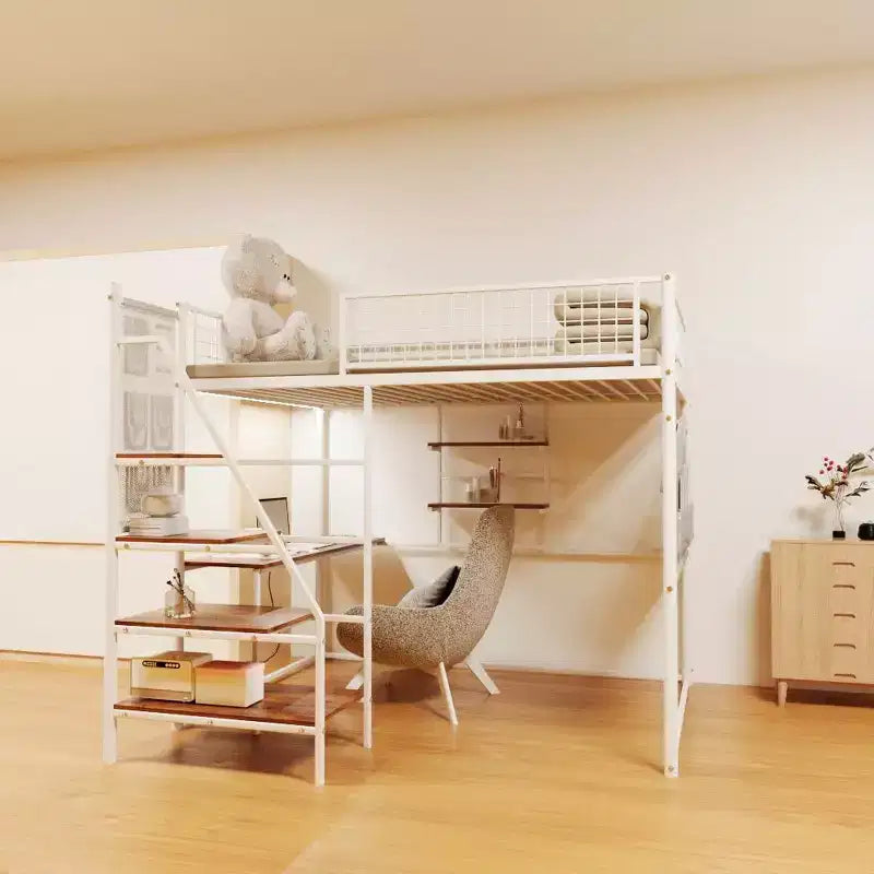 Letto a soppalco a grandezza naturale con spondina di sicurezza, scrivania, scalette e mensole portaoggetti per bambini e adulti