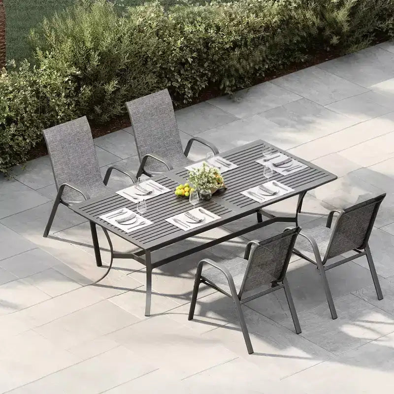 Set di 4 sedie da pranzo impilabili salvaspazio per patio | Sedie da esterno con schienale alto e tessuto Textilene traspirante | Telaio in metallo resistente, ideali per il prato